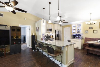 Kitchen / bar