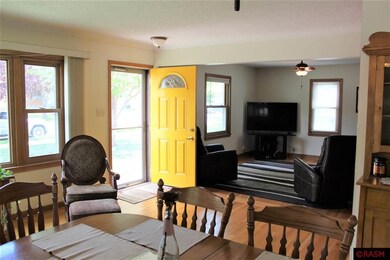 427 N Franklin St, New Ulm, MN 56073 - photo 4