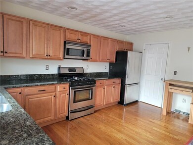 27 Evergreen St unit A, Providence, RI 02906 - photo 5