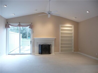 Living Room Open & bright floor plan, fireplace an