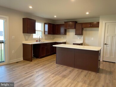 505 Switchgrass Ct, Bunker Hill, WV 25413 - photo 5