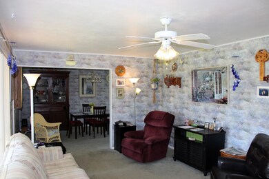 6 Living room