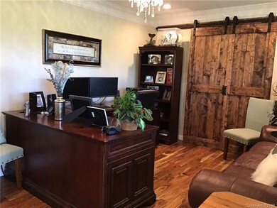 FAMILY ROOM/OFFICE