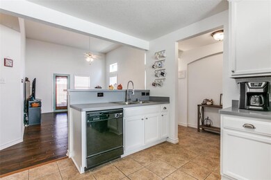 2813 Arabian Ave, Denton, TX 76210 - photo 5