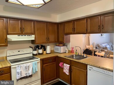 8281 Mary Lee Ln, Laurel, MD 20723 - photo 5