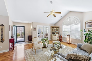 36 Craggy Vista Dr unit W2, Swannanoa, NC 28778 - photo 4