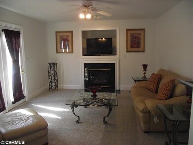 Den/Family/Great Room - Family Room