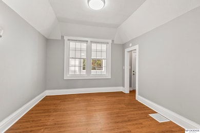 3042 Cottage Grove Ave, Omaha, NE 68131 - photo 7