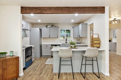 916 SW L St, Grants Pass, OR 97526 - photo 7