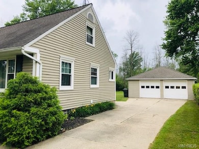 310 Drake Dr, North Tonawanda, NY 14120 - photo 3