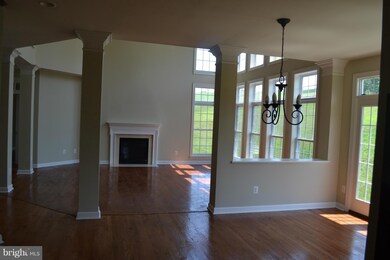 18483 Kerill Rd, Triangle, VA 22172 - photo 7