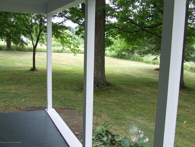 Front porch/yard