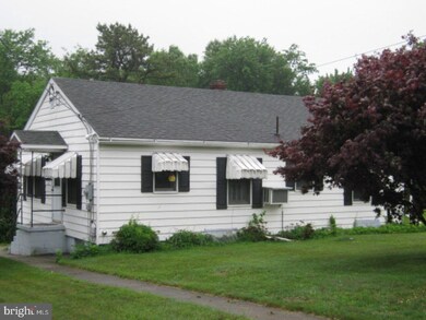 64 Wayne Ave, Tamaqua, PA 18252 - photo 2