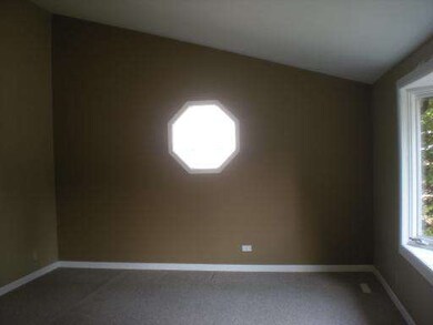 204 Granada Rd, Carpentersville, IL 60110 - photo 3