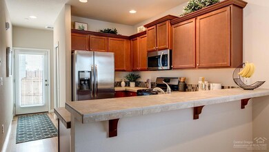 20566 SE Cameron Ave, Bend, OR 97702 - photo 4