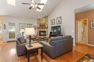 03_14440MapleDr_165_LivingRoom_LowRes