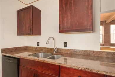 Rivermoor Landing unit 38, Newmarket, NH 03857 - photo 6