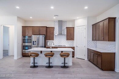 10-web-or-mls-63 E Megan St (09)
