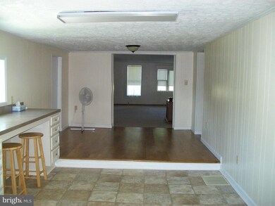 13724 Back Rd, Strasburg, VA 22657 - photo 6