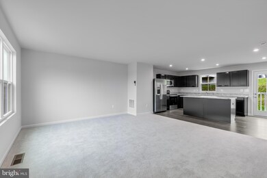 123 Peridot Dr, Chambersburg, PA 17202 - photo 3