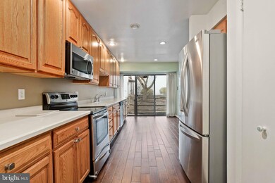 12394 Copenhagen Ct, Reston, VA 20191 - photo 7