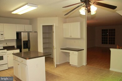 13008 Cottage Field Ln, Germantown, MD 20874 - photo 5