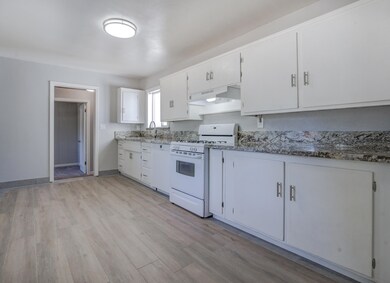 5536WillowRd-1