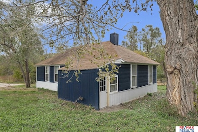 902 Louie Ln, Yutan, NE 68073 - photo 3