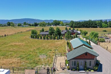 998 W Justice Rd, Central Point, OR 97502 - photo 2