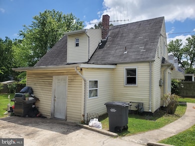 5927 N Kings Hwy, Alexandria, VA 22303 - photo 2