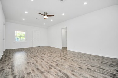 7215 S Hall St, Houston, TX 77028 - photo 5