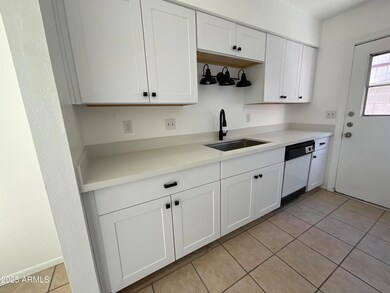 834 N Cherry unit 202, Mesa, AZ 85201 - photo 2