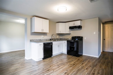 6935 Finch St, Houston, TX 77028 - photo 3