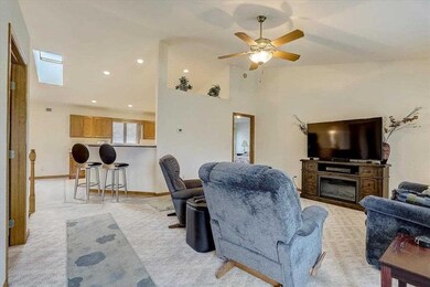 3117 Glenbarr Dr, Janesville, WI 53548 - photo 3