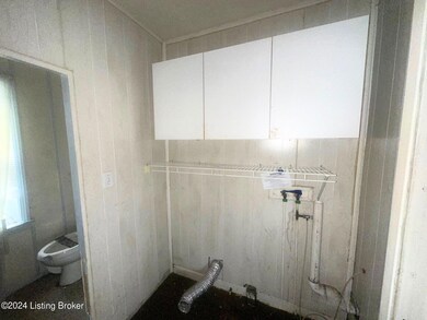 Hanses Half Bath and Laundry Area