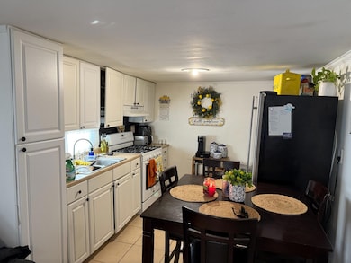 1449 E Avenue I unit C11, Lancaster, CA 93535 - photo 4