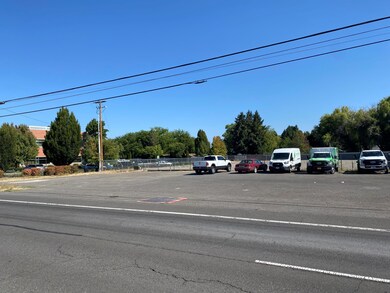 880 S Front St, Central Point, OR 97502 - photo 4