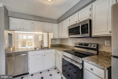 12505 Laurel Grove Place, Germantown, MD 20874 - photo 3