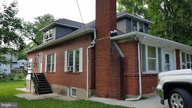 2108 Thistlebloom Rd, Gwynn Oak, MD 21207 - photo 2