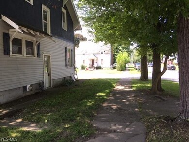 290 Sandusky St, Conneaut, OH 44030 - photo 3