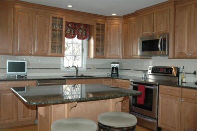 11 Birchwood Ct, Albany, NY 12211 - photo 2