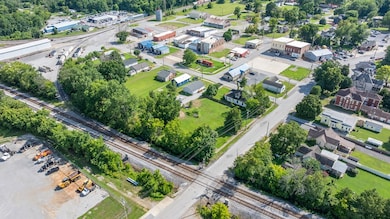 217 E Park St, Guthrie, KY 42234 - photo 3