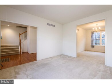 1015 Fallbrook Ln, Pottstown, PA 19464 - photo 4