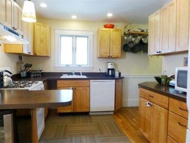 38 Summer St, West Roxbury, MA 02132 - photo 6