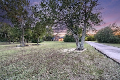 2592 Meadow Way, Terrell, TX 75160 - photo 2