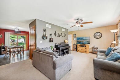 302 Rose St, Belleville, WI 53508 - photo 4