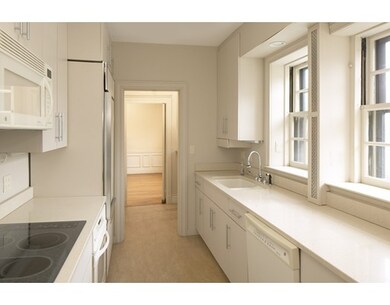 984 Memorial Dr unit 204, Cambridge, MA 02138 - photo 6