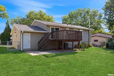 5028 Warren St, Davenport, IA 52806 - photo 2