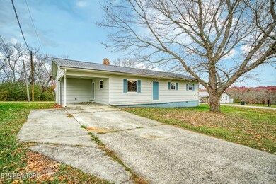 22 Lee St, Crossville, TN 38555 - photo 2