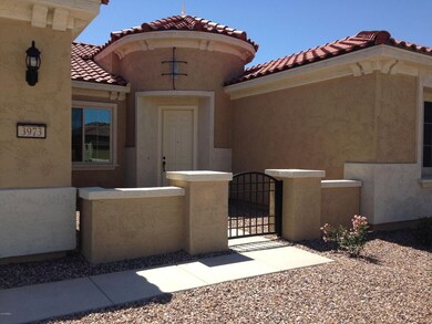 COURTYARD/ENTRY